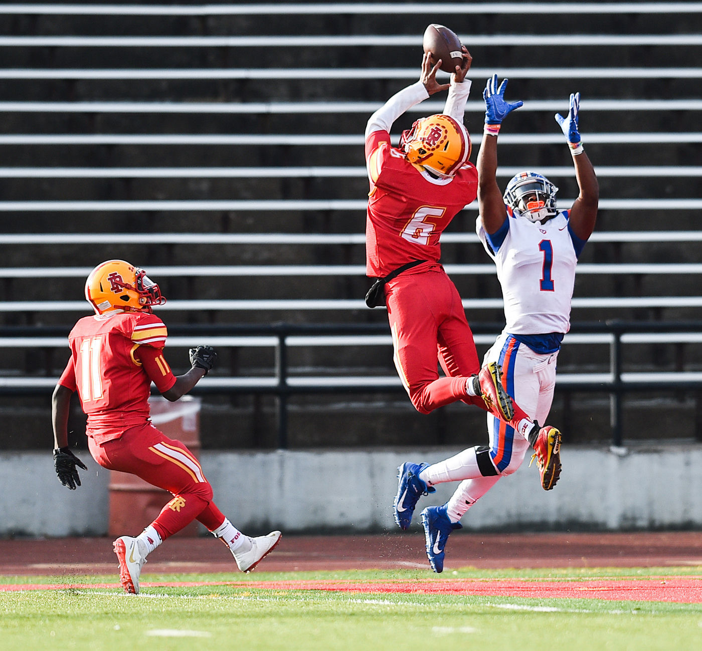 110919-mda-spt-rocky-football-008a.JPG